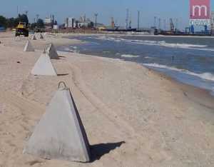Украинские пляжи превратили в окопы