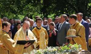 Митрополит Брянский и Севский освятил камень на месте будущего храма в Клинцах