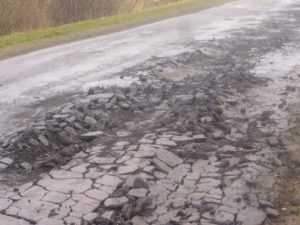 В брянские дороги закатали лишних 17 миллионов рублей