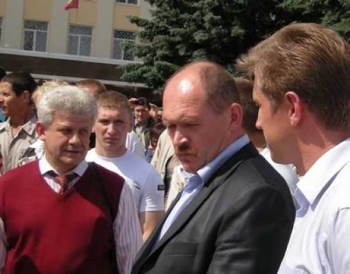 В Брянске начался суд над бывшим градоначальником Сергеем Смирновым