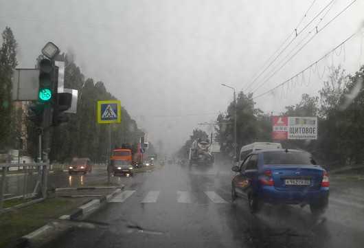 На Брянск вновь обрушился ливень — идет циклон