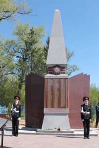 В брянском селе сыновья Александра Богомаза установили памятник воинам