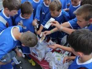 Болельщики брянского «Динамо» собрали деньги для онкобольных детей