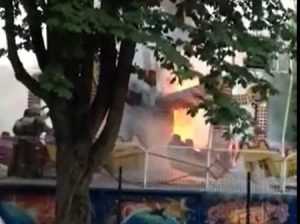 В сети появилось видео горящей карусели в брянском парке