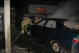 Два автомобиля сгорели в Брянской области