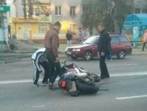 В Брянске при падении пострадал мотоциклист