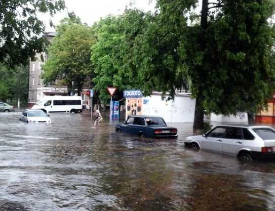 Улицам Брянска угрожает подтопление из-за ливней