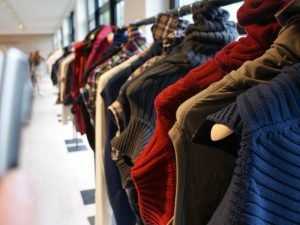 В брянском магазине поймали похитителя курток и футболок