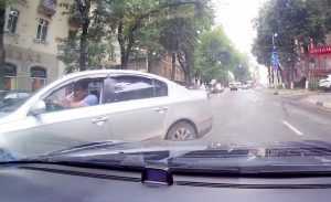 Нахального брянского водителя сняли на видео