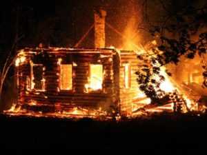 В брянском селе сгорел дом – пострадал человек