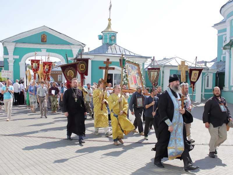 Встреченный брянцами крестный ход из Севастополя завершился в Смоленске
