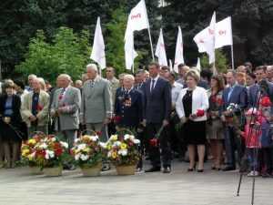 В Брянске провели митинг в связи с 85-летием Ивана Паристого