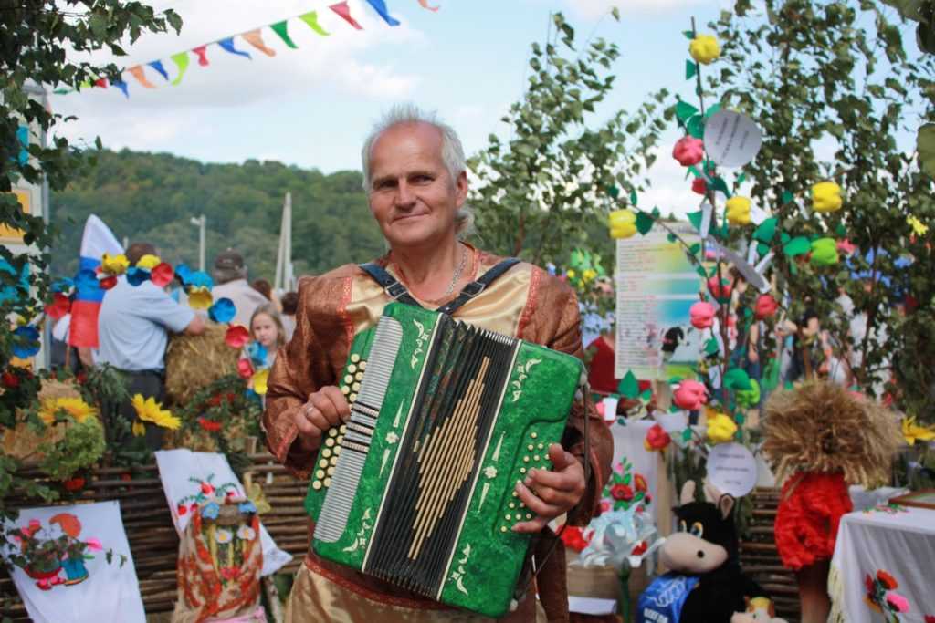 Свенская ярмарка в Брянске: без пива, с песнями и Валуевым