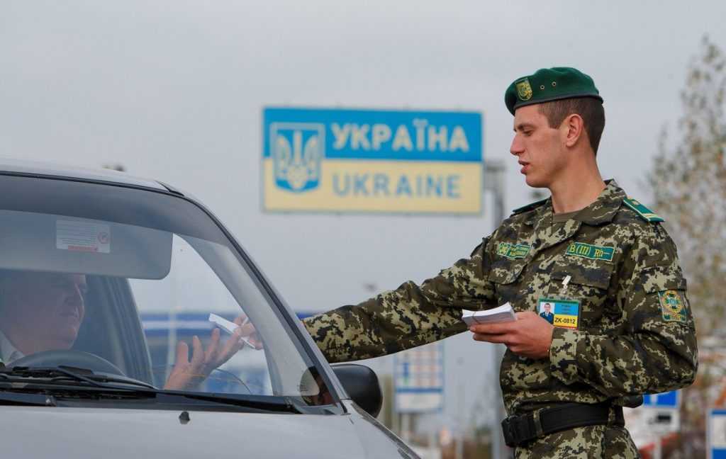 На брянском участке границы украинцы приняли перебежчика