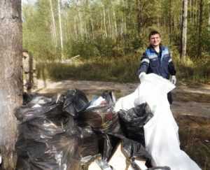 В Брянской области стартовала акция по уборке леса