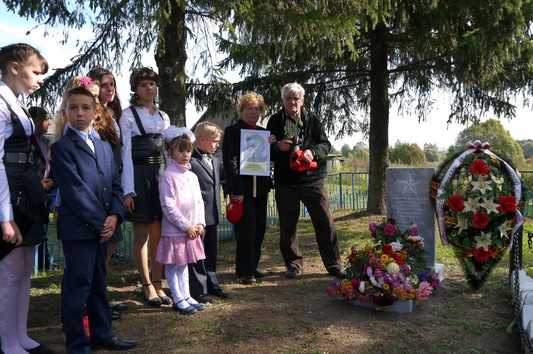 В брянском селе открыли мемориал освободителям