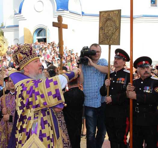 Митрополит Брянский и Севский освятил в Дятькове хрустальный крест