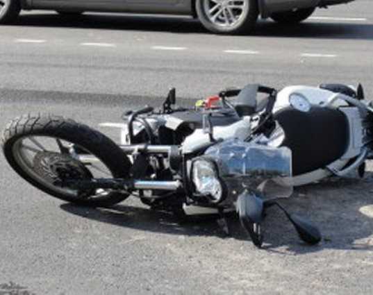 В брянском райцентре «ВАЗ» столкнулся с мотоциклом – трое ранены