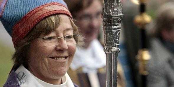 Епископ-лесбиянка призвала убрать с храма кресты