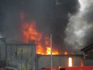 Под Брянском полностью потушили пожар на складе с нефтепродуктами