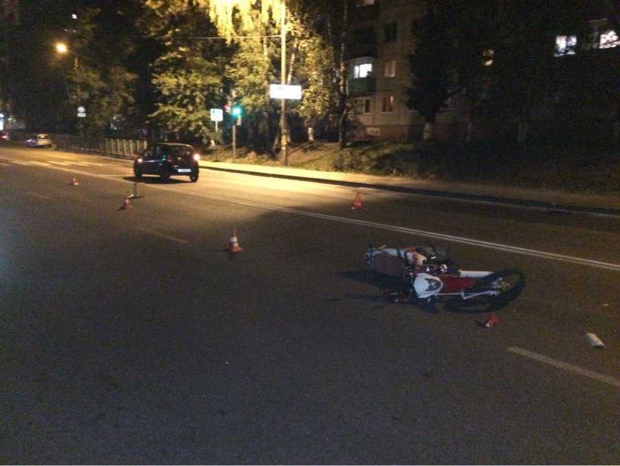 Вечером в Брянске в ДТП пострадали два мотоциклиста