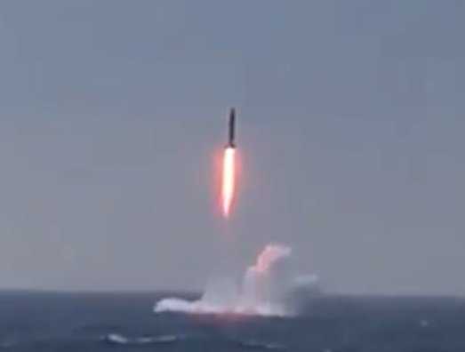 «Брянск» запустил ракету (видео)