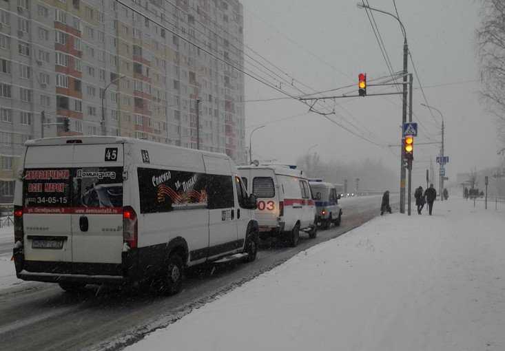 В Брянске после снегопадов будут очищать прежде всего крутые подъемы