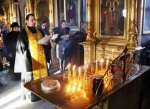 В Брянске помолились о жертвах трагедии над Синаем на 40-й день трагедии