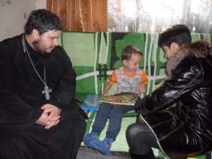 Представители Брянской Епархии посетили семьи детей-инвалидов