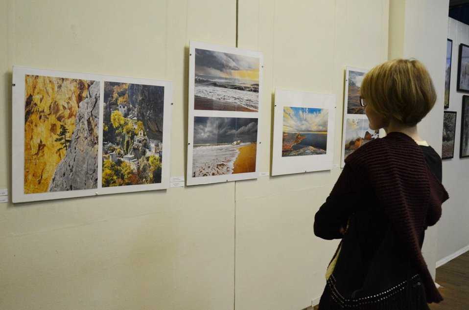В Брянске открылась выставка фотографии «Все свои»