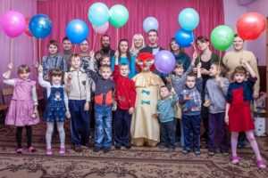 Православная молодёжь подарила сладкий праздник брянским детям