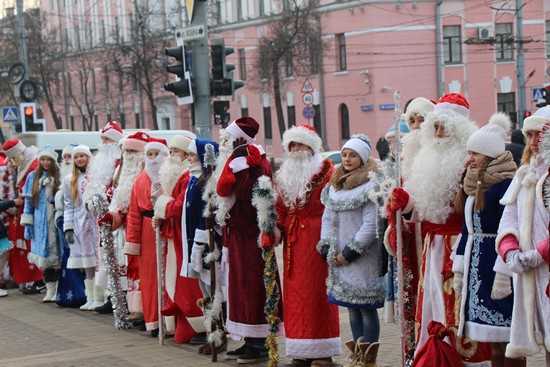 В Брянске 25 декабря пройдет парад Дедов Морозов