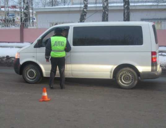 В Брянске гаишники задержали 19 маршрутчиков и 49 пешеходов