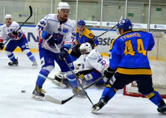 Хоккейный «Брянск» одержал первую победу при новом тренере