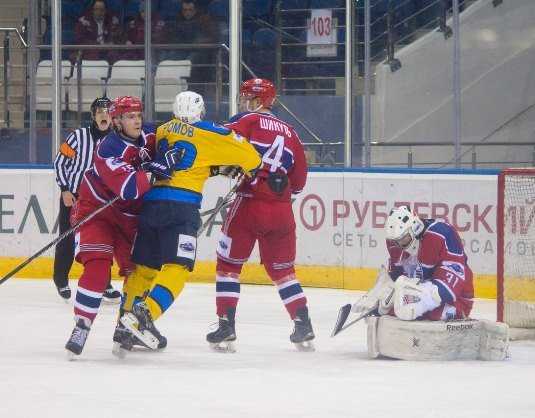 Минские хоккеисты отомстили брянцам за осеннее унижение