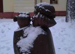Депутаты бросили клич о спасении деревянных скульптур в парке Толстого