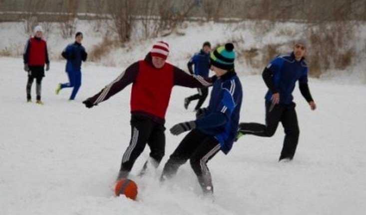 Брянцам предложили пострелять и сыграть в футбол на снегу