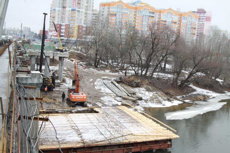 Первомайский мост Брянска построили почти наполовину