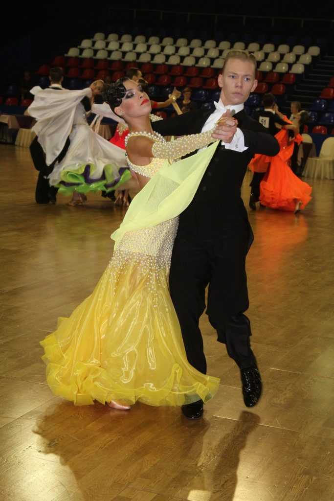 Брянские танцевальные пары удачно выступили в Москве