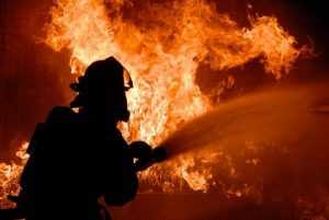 В брянском агрогородке ночью случился пожар