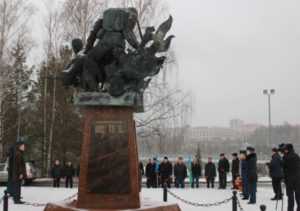 В Брянске почтили память бойцов шестой роты