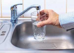 Каждый десятый литр питьевой воды в Брянске оказался грязным