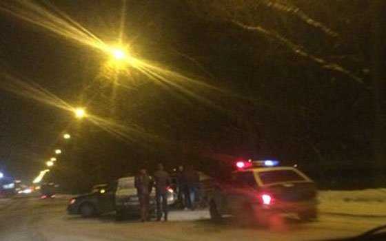 В Брянске столкнулись три автомобиля