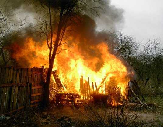 В Брянске сгорела дормашевская дача