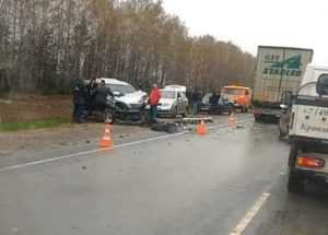 На брянской трассе столкнулись четыре автомобиля – погиб водитель