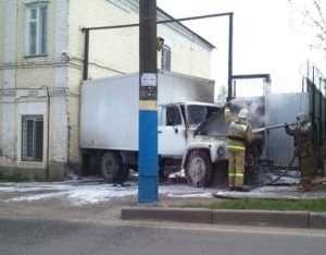 В центре Брянска потушили загоревшийся грузовик