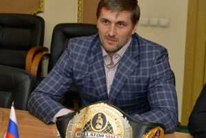 Брянского богатыря Минакова лишили чемпионского пояса за малое число боев