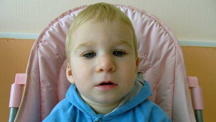 В Брянске ищут родителей для двухлетнего мальчика Жени