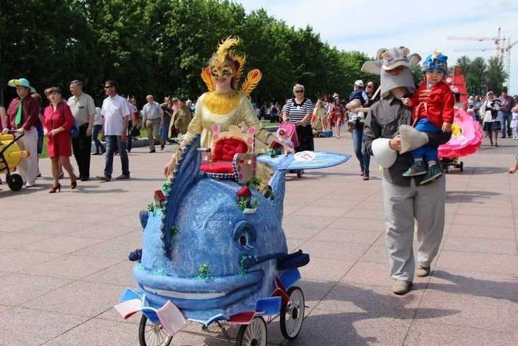 Брянские семьи пригласили на «Парад колясок»