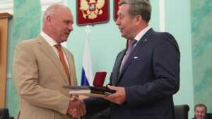 Гендиректора Брянского машзавода Александра Василенко наградили грамотой Госдумы